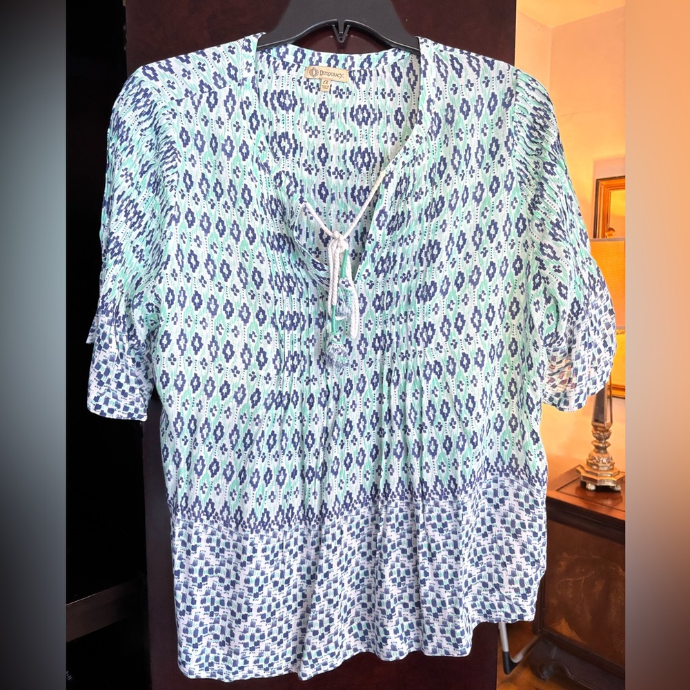 Democracy Size 1X Teal and Navy Patterned Blouse